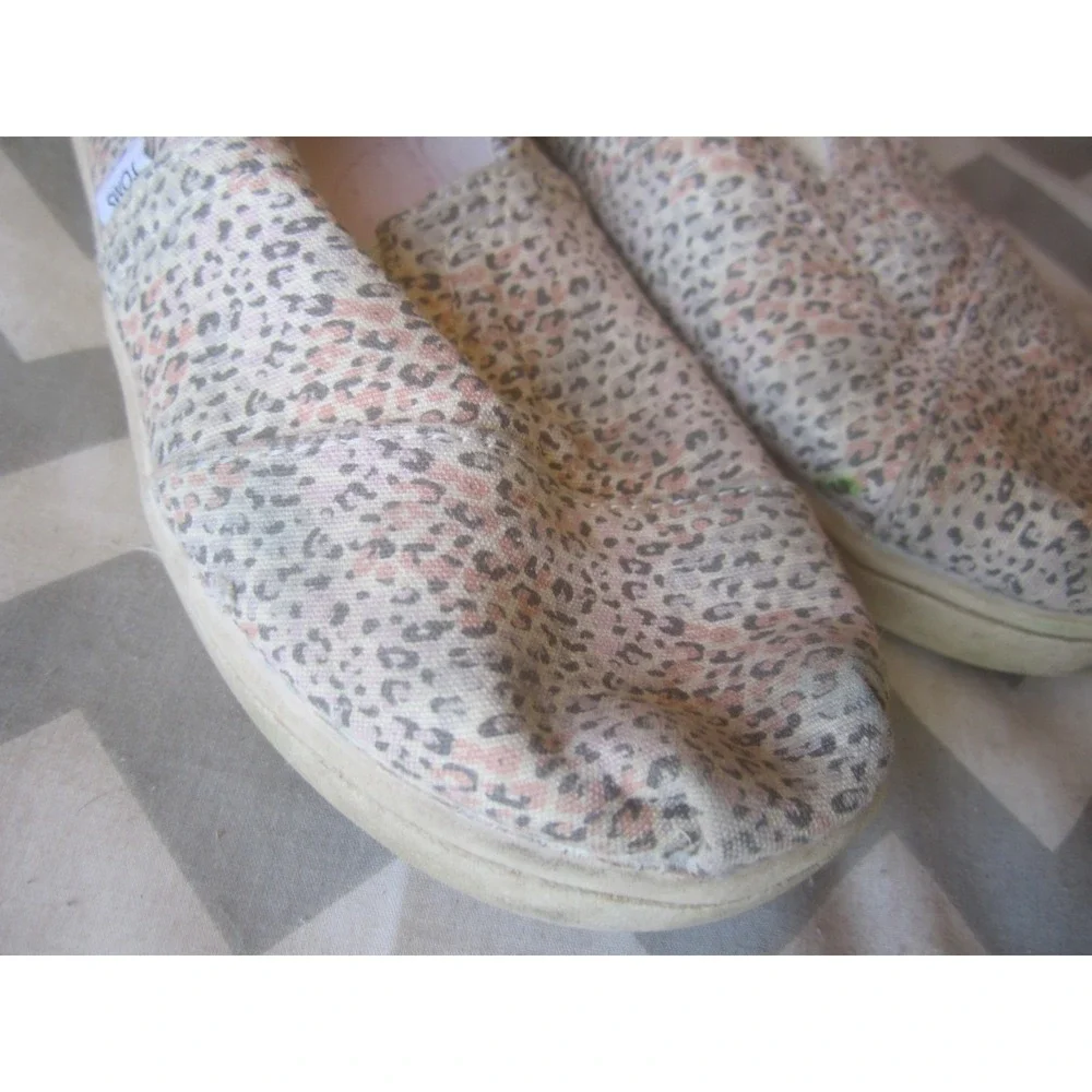 TOMS Shoes Girls 1 Cheetah Print Slip On Casual Flats